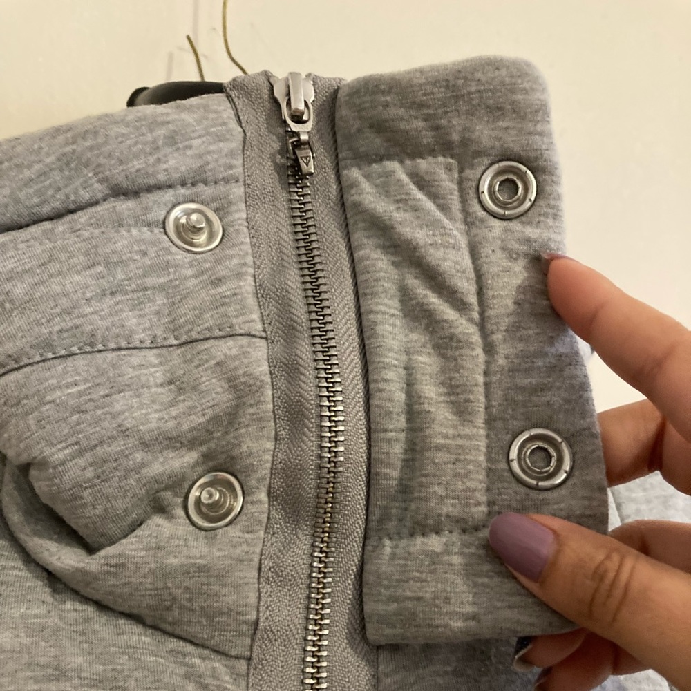 Grey Jacket❓ - Picture 5 of 16